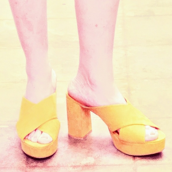 chinese laundry petal mule